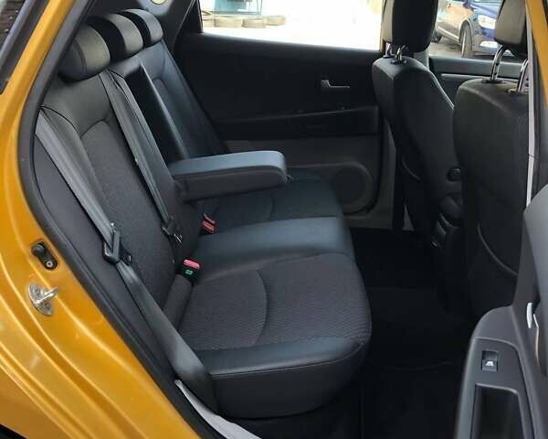 Желтый Киа Сид, объемом двигателя 2 л и пробегом 139 тыс. км за 6500 $, фото 24 на Automoto.ua