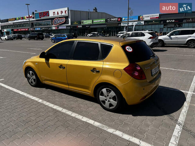 Желтый Киа Сид, объемом двигателя 1.6 л и пробегом 154 тыс. км за 6500 $, фото 6 на Automoto.ua