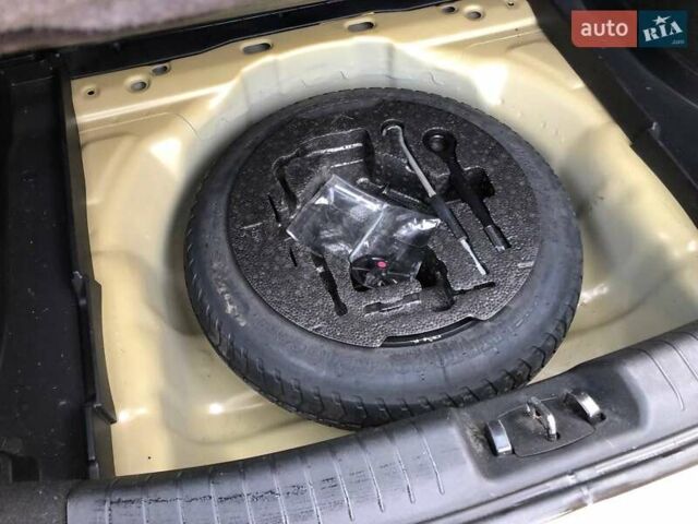 Желтый Киа Сид, объемом двигателя 2 л и пробегом 139 тыс. км за 6500 $, фото 21 на Automoto.ua