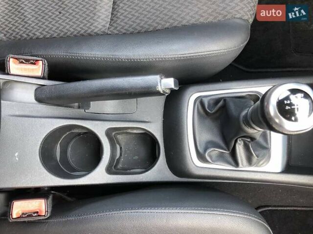 Желтый Киа Сид, объемом двигателя 2 л и пробегом 139 тыс. км за 6500 $, фото 11 на Automoto.ua