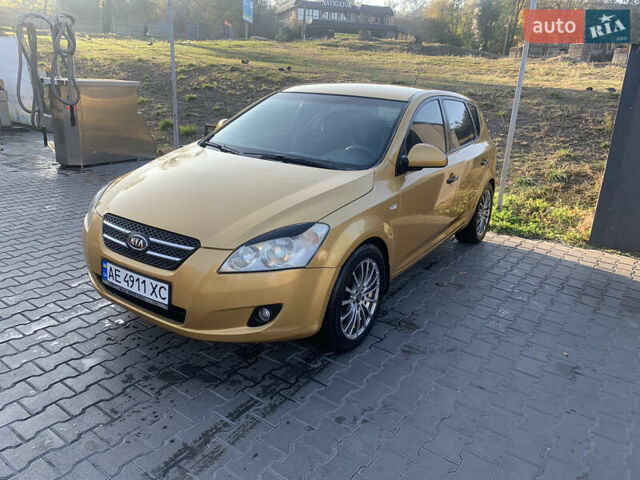 Желтый Киа Сид, объемом двигателя 1.59 л и пробегом 199 тыс. км за 5500 $, фото 4 на Automoto.ua