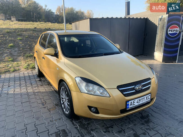 Желтый Киа Сид, объемом двигателя 1.59 л и пробегом 199 тыс. км за 5500 $, фото 2 на Automoto.ua