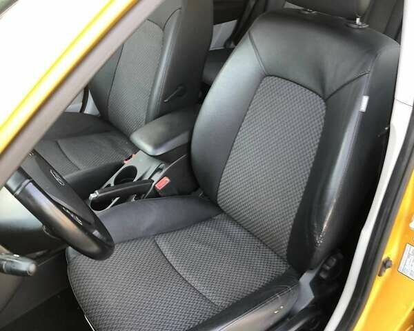 Желтый Киа Сид, объемом двигателя 2 л и пробегом 139 тыс. км за 6500 $, фото 17 на Automoto.ua