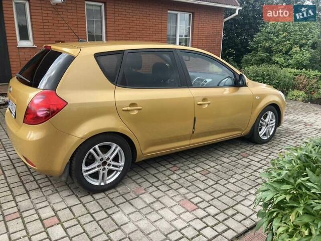 Киа Сид 2007 в Хмельницком на Automoto.ua Желтый Киа Сид, объемом двигателя 1.59 л и пробегом 198 тыс. км за 4000 $, фото 2 на Automoto.ua