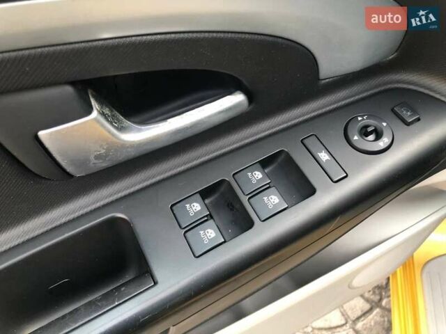 Желтый Киа Сид, объемом двигателя 2 л и пробегом 139 тыс. км за 6500 $, фото 12 на Automoto.ua
