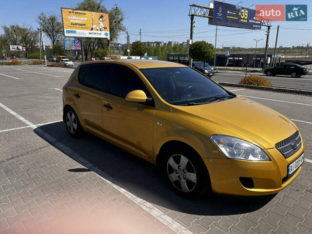 Желтый Киа Сид, объемом двигателя 1.6 л и пробегом 154 тыс. км за 6500 $, фото 2 на Automoto.ua
