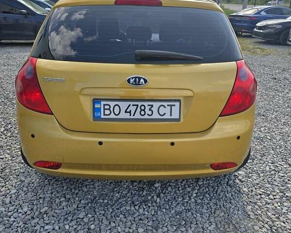 Желтый Киа Сид, объемом двигателя 1.59 л и пробегом 175 тыс. км за 6200 $, фото 4 на Automoto.ua