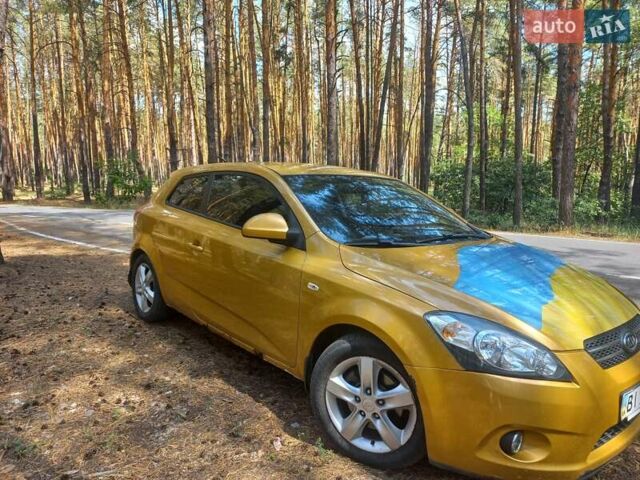 Желтый Киа Сид, объемом двигателя 1.6 л и пробегом 264 тыс. км за 5500 $, фото 5 на Automoto.ua