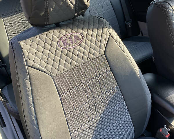 Желтый Киа Сид, объемом двигателя 1.59 л и пробегом 155 тыс. км за 5300 $, фото 9 на Automoto.ua