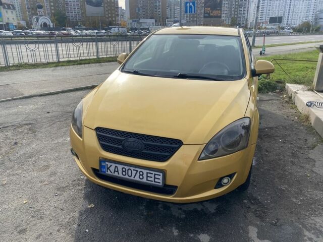 Желтый Киа Сид, объемом двигателя 1.4 л и пробегом 360 тыс. км за 3700 $, фото 6 на Automoto.ua
