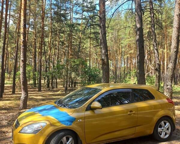 Желтый Киа Сид, объемом двигателя 1.6 л и пробегом 264 тыс. км за 5500 $, фото 12 на Automoto.ua