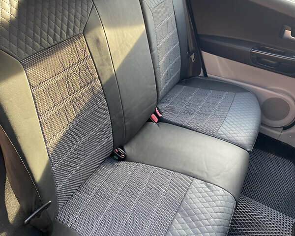 Желтый Киа Сид, объемом двигателя 1.59 л и пробегом 155 тыс. км за 5300 $, фото 4 на Automoto.ua