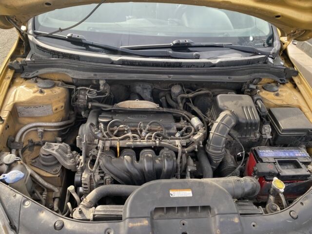 Желтый Киа Сид, объемом двигателя 1.4 л и пробегом 360 тыс. км за 3700 $, фото 10 на Automoto.ua