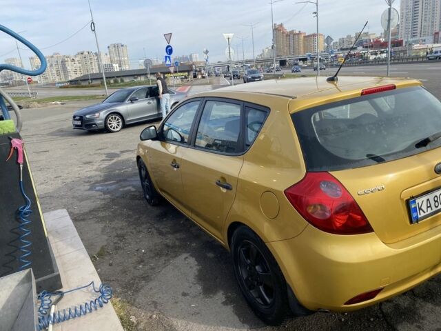 Желтый Киа Сид, объемом двигателя 1.4 л и пробегом 360 тыс. км за 3700 $, фото 4 на Automoto.ua