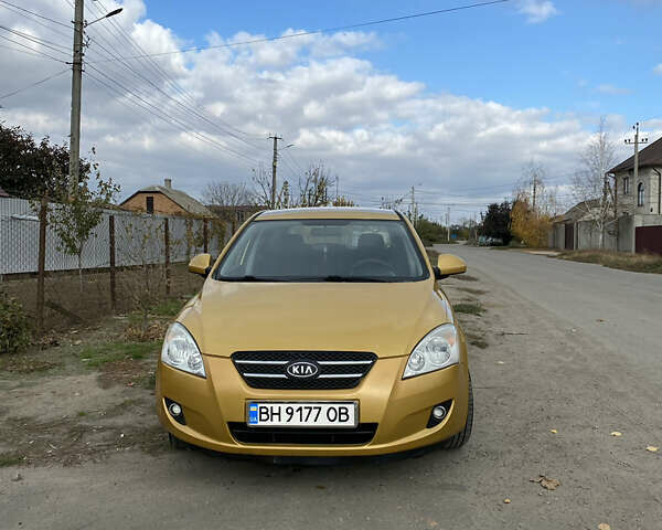 Желтый Киа Сид, объемом двигателя 1.59 л и пробегом 155 тыс. км за 5300 $, фото 1 на Automoto.ua