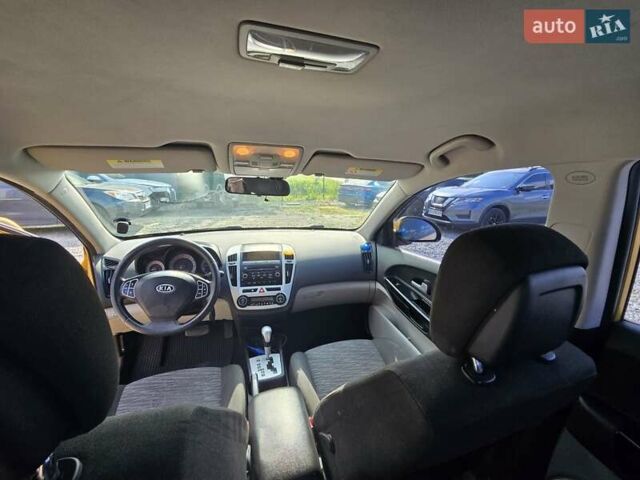 Желтый Киа Сид, объемом двигателя 1.59 л и пробегом 175 тыс. км за 6200 $, фото 12 на Automoto.ua