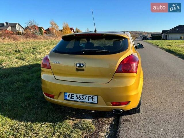 Желтый Киа Сид, объемом двигателя 2 л и пробегом 180 тыс. км за 6000 $, фото 7 на Automoto.ua