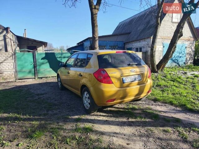 Жовтий Кіа Сід, об'ємом двигуна 1.59 л та пробігом 390 тис. км за 4650 $, фото 2 на Automoto.ua