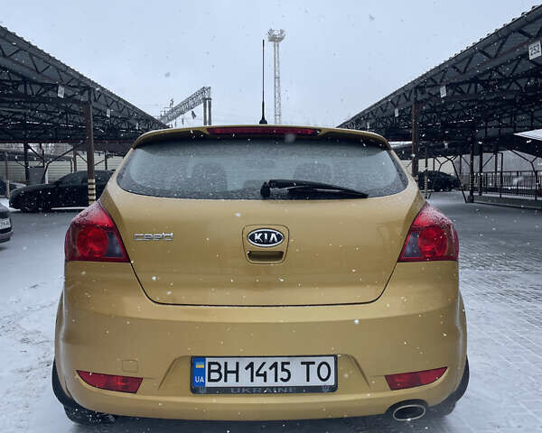 Желтый Киа Сид, объемом двигателя 1.6 л и пробегом 299 тыс. км за 5500 $, фото 8 на Automoto.ua