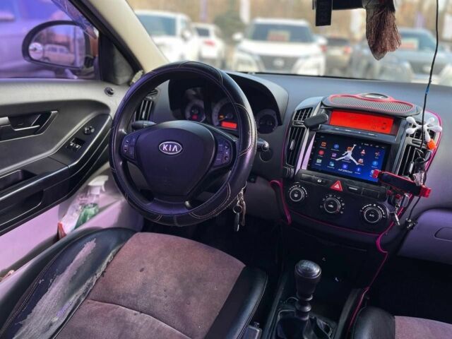 Жовтий Кіа Сід, об'ємом двигуна 1.4 л та пробігом 258 тис. км за 5400 $, фото 11 на Automoto.ua