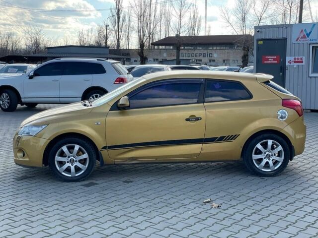 Жовтий Кіа Сід, об'ємом двигуна 1.4 л та пробігом 258 тис. км за 5400 $, фото 2 на Automoto.ua