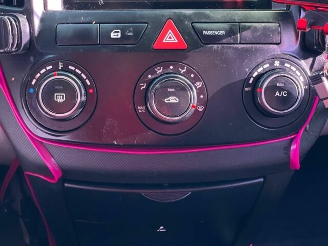 Жовтий Кіа Сід, об'ємом двигуна 1.4 л та пробігом 258 тис. км за 5400 $, фото 10 на Automoto.ua