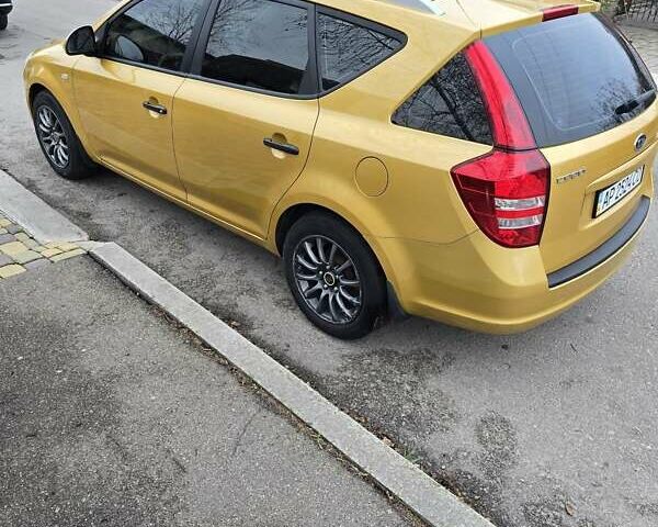 Желтый Киа Сид, объемом двигателя 1.58 л и пробегом 270 тыс. км за 5300 $, фото 8 на Automoto.ua