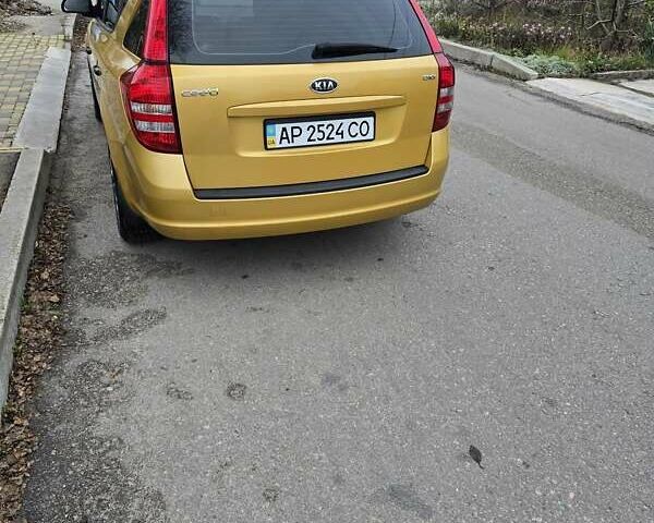 Желтый Киа Сид, объемом двигателя 1.58 л и пробегом 270 тыс. км за 5300 $, фото 3 на Automoto.ua