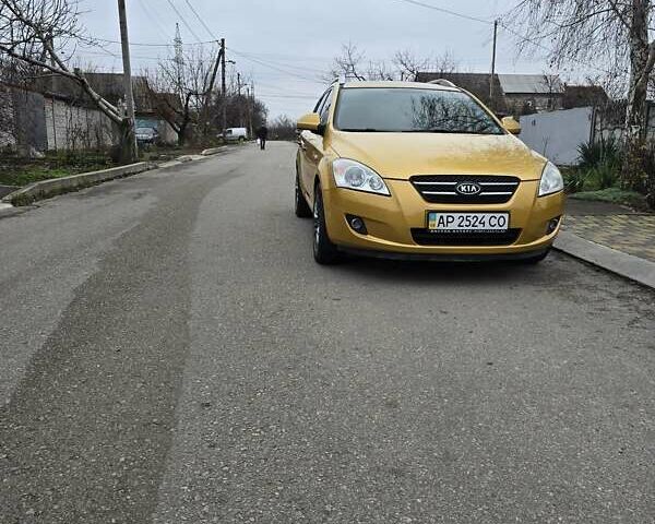 Желтый Киа Сид, объемом двигателя 1.58 л и пробегом 270 тыс. км за 5300 $, фото 2 на Automoto.ua