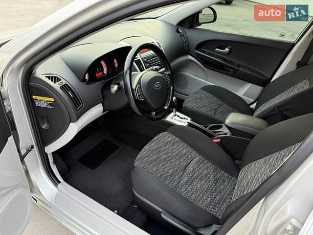 Серый Киа Сид, объемом двигателя 2 л и пробегом 196 тыс. км за 8500 $, фото 10 на Automoto.ua