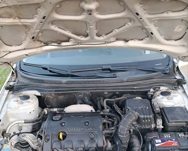 Серый Киа Сид, объемом двигателя 1.59 л и пробегом 235 тыс. км за 5400 $, фото 19 на Automoto.ua