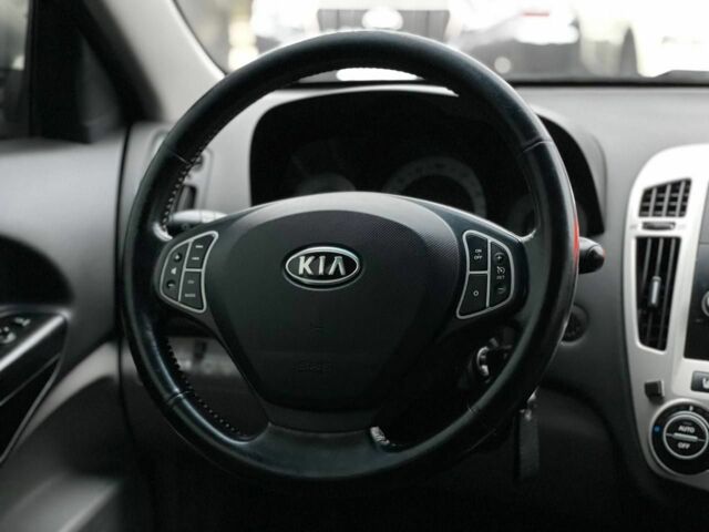 Сірий Кіа Сід, об'ємом двигуна 1.6 л та пробігом 244 тис. км за 5500 $, фото 10 на Automoto.ua