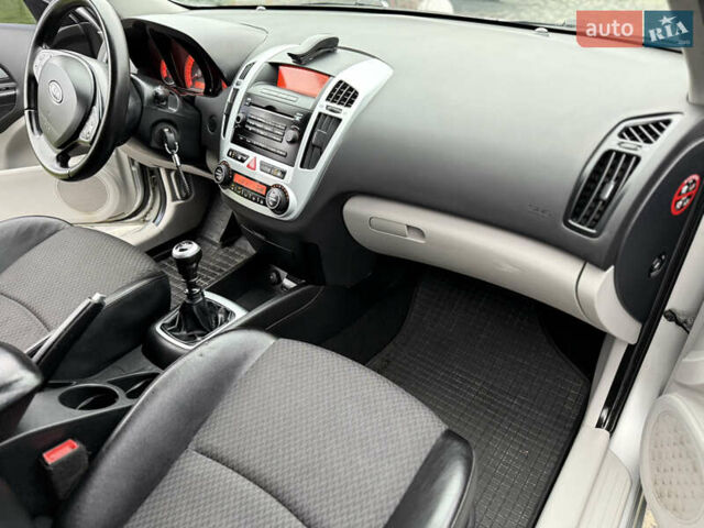 Серый Киа Сид, объемом двигателя 2 л и пробегом 191 тыс. км за 5700 $, фото 16 на Automoto.ua