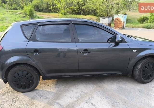 Сірий Кіа Сід, об'ємом двигуна 1.4 л та пробігом 233 тис. км за 4590 $, фото 6 на Automoto.ua