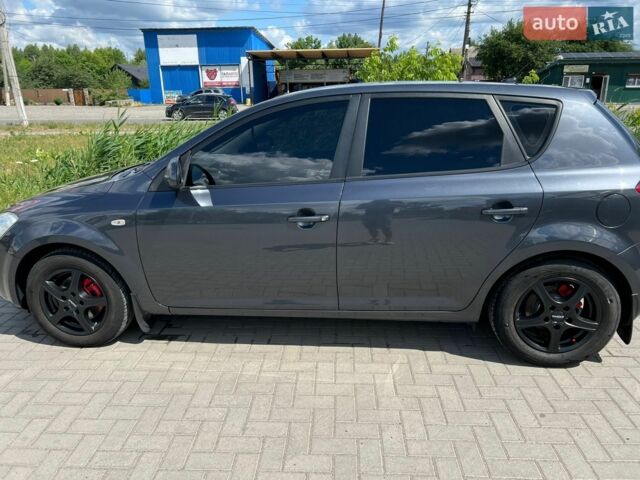 Сірий Кіа Сід, об'ємом двигуна 1.4 л та пробігом 212 тис. км за 5500 $, фото 3 на Automoto.ua