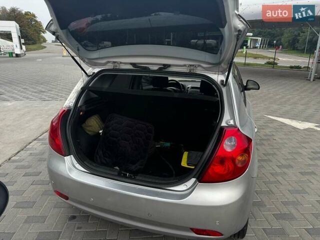 Серый Киа Сид, объемом двигателя 1.6 л и пробегом 230 тыс. км за 4900 $, фото 12 на Automoto.ua