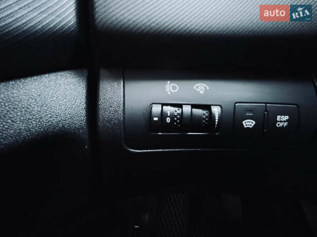 Серый Киа Сид, объемом двигателя 1.6 л и пробегом 223 тыс. км за 5500 $, фото 26 на Automoto.ua