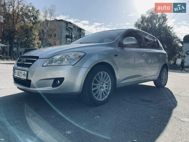 Серый Киа Сид, объемом двигателя 1.6 л и пробегом 223 тыс. км за 5500 $, фото 3 на Automoto.ua