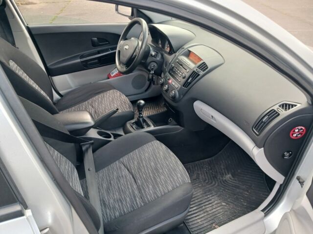 Киа Сид 2007 в Кривом Роге на Automoto.ua Серый Киа Сид, объемом двигателя 1.4 л и пробегом 221 тыс. км за 5500 $, фото 8 на Automoto.ua