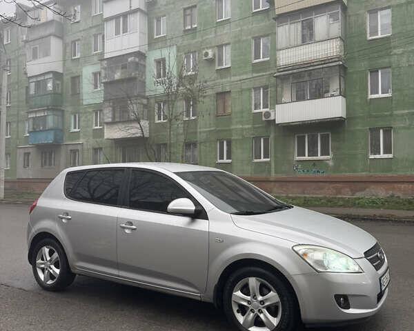 Серый Киа Сид, объемом двигателя 2 л и пробегом 278 тыс. км за 6300 $, фото 1 на Automoto.ua