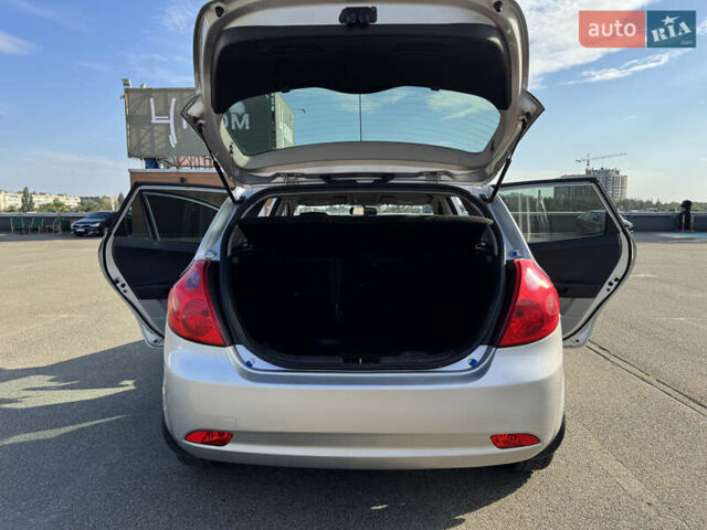Серый Киа Сид, объемом двигателя 1.6 л и пробегом 134 тыс. км за 4900 $, фото 6 на Automoto.ua