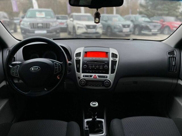 Сірий Кіа Сід, об'ємом двигуна 1.6 л та пробігом 244 тис. км за 5500 $, фото 17 на Automoto.ua