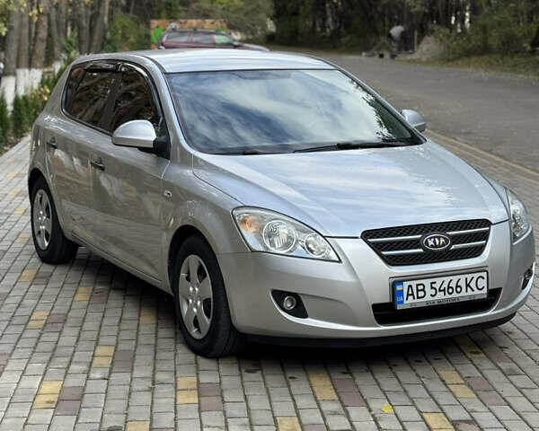 Серый Киа Сид, объемом двигателя 1.58 л и пробегом 240 тыс. км за 5150 $, фото 3 на Automoto.ua