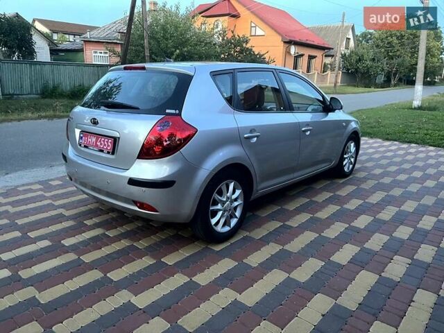 Сірий Кіа Сід, об'ємом двигуна 2 л та пробігом 136 тис. км за 7499 $, фото 4 на Automoto.ua