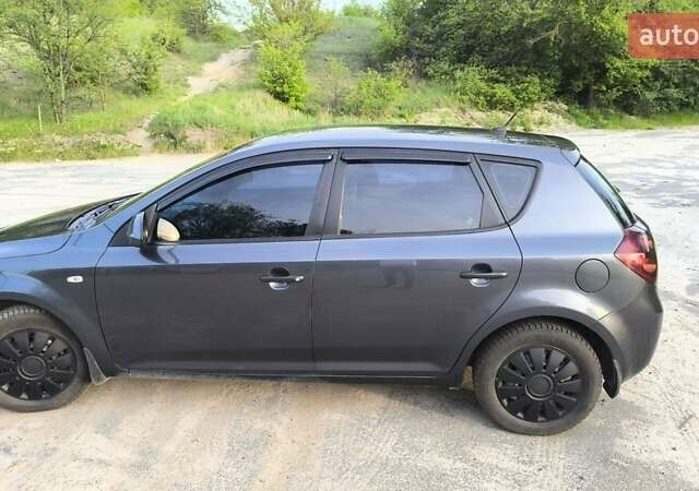 Сірий Кіа Сід, об'ємом двигуна 1.4 л та пробігом 233 тис. км за 4590 $, фото 10 на Automoto.ua