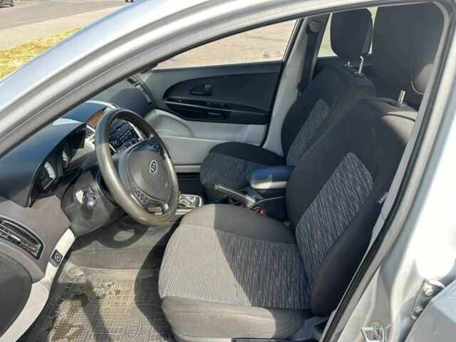 Серый Киа Сид, объемом двигателя 2 л и пробегом 252 тыс. км за 5900 $, фото 12 на Automoto.ua