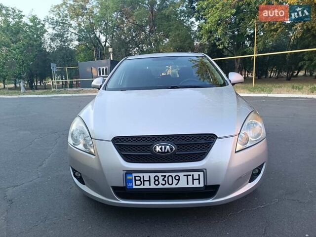 Серый Киа Сид, объемом двигателя 2 л и пробегом 320 тыс. км за 7000 $, фото 35 на Automoto.ua