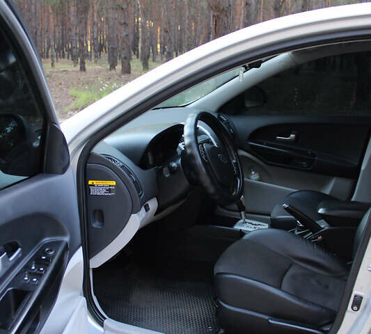 Серый Киа Сид, объемом двигателя 1.59 л и пробегом 240 тыс. км за 6500 $, фото 7 на Automoto.ua