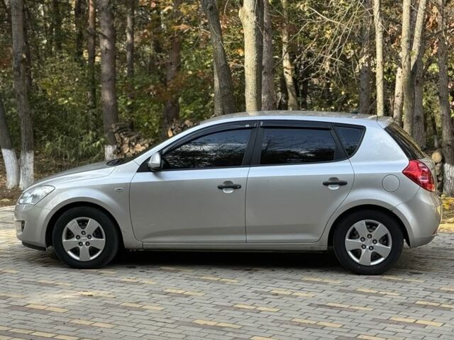 Кіа Сід 2007 у Бершаде на Automoto.ua Сірий Кіа Сід, об'ємом двигуна 1.6 л та пробігом 240 тис. км за 5150 $, фото 6 на Automoto.ua