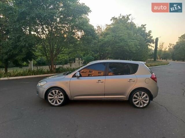 Серый Киа Сид, объемом двигателя 2 л и пробегом 320 тыс. км за 7000 $, фото 13 на Automoto.ua